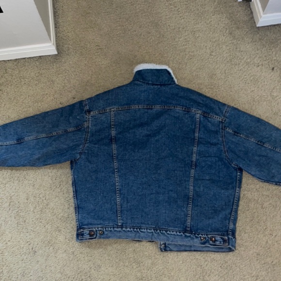 LEVI’S VINTAGE Denim Jacket with Sherpa interior - Picture 4 of 4